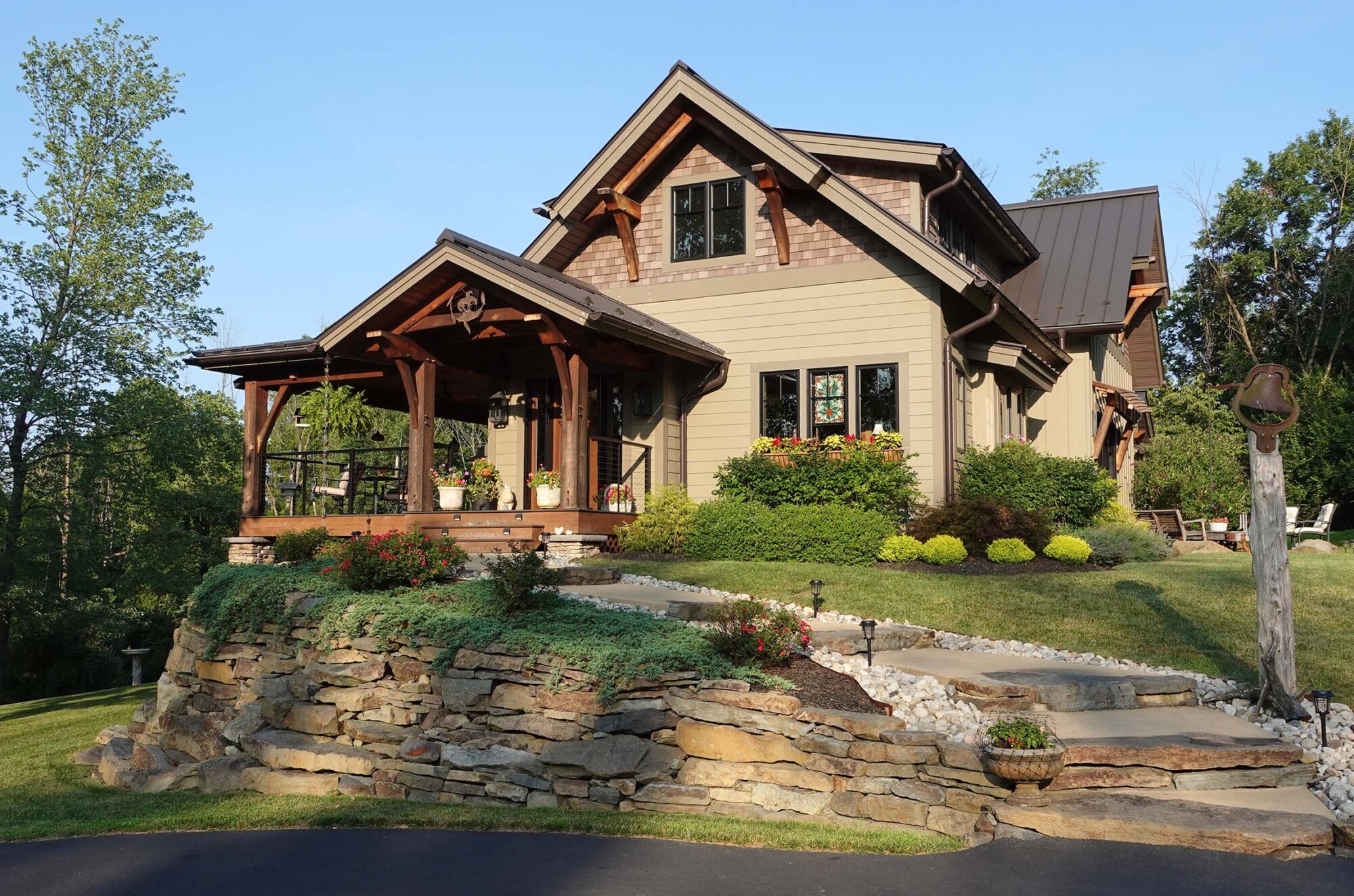 Side Entry <a href="https://www.timberbuilt.com/timber-frame-home-designs/olive/" target="_blank" rel="noopener noreferrer">Olive</a> near <a href="https://www.timberbuilt.com/blog/olive-series-allentown/" target="_blank" rel="noopener noreferrer">The Delaware River</a>.